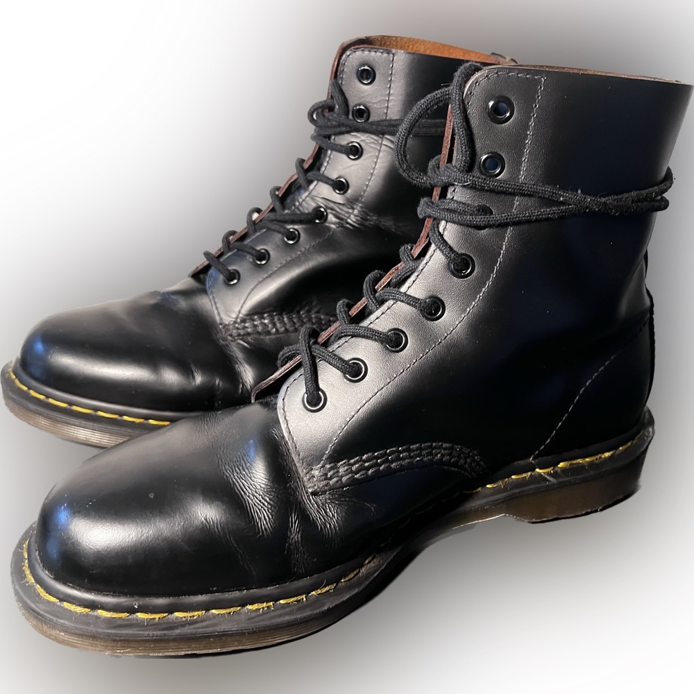 DR. MARTENS BLACK 1460 VINTAGE MADE IN ENGLAND BOOTS